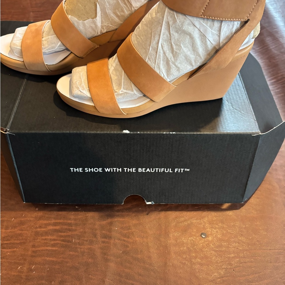 NIB-Naturalizer Brown Wedge Sandals for Women - Picture 13 of 16